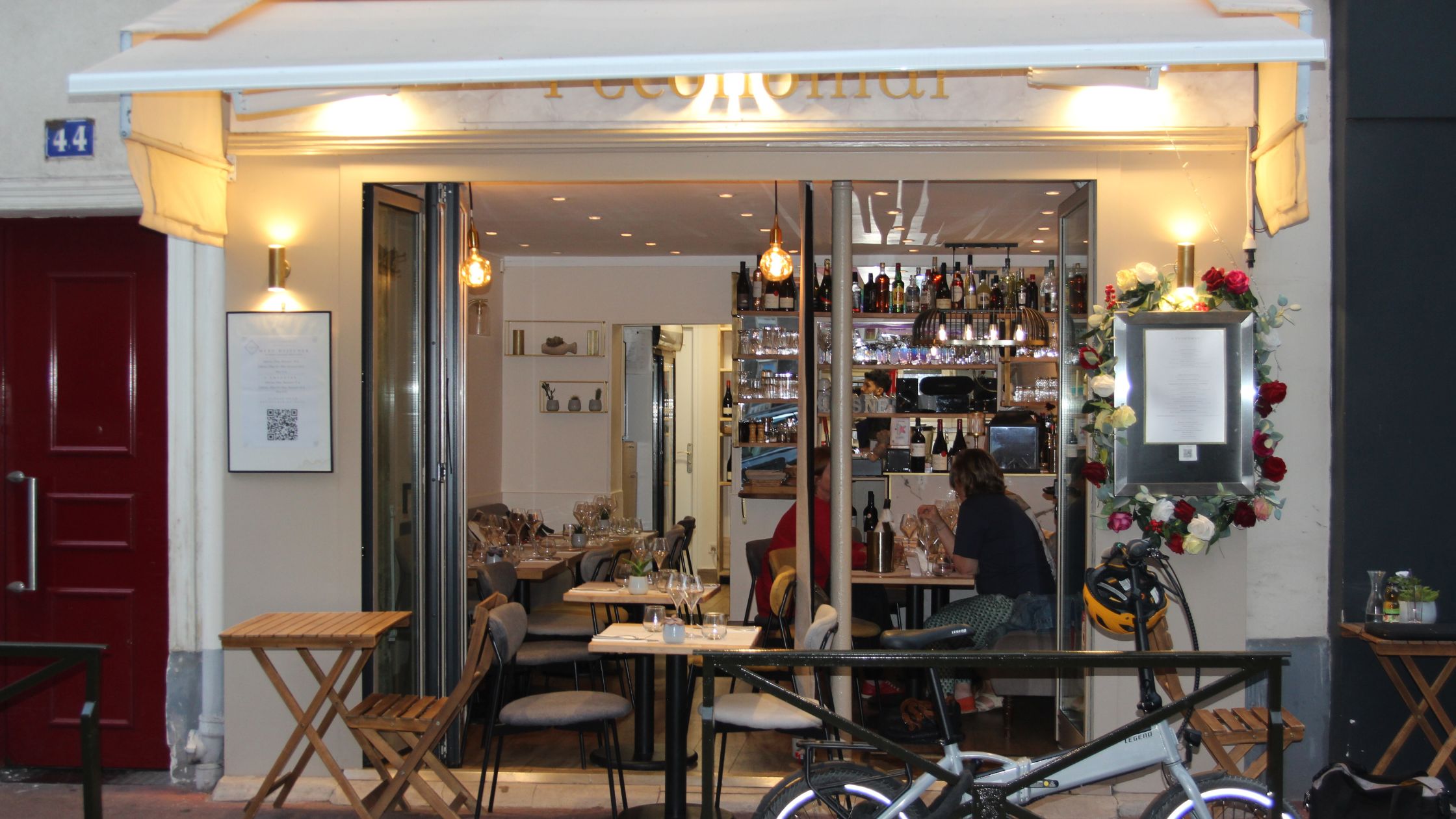 restaurant métro anatole france